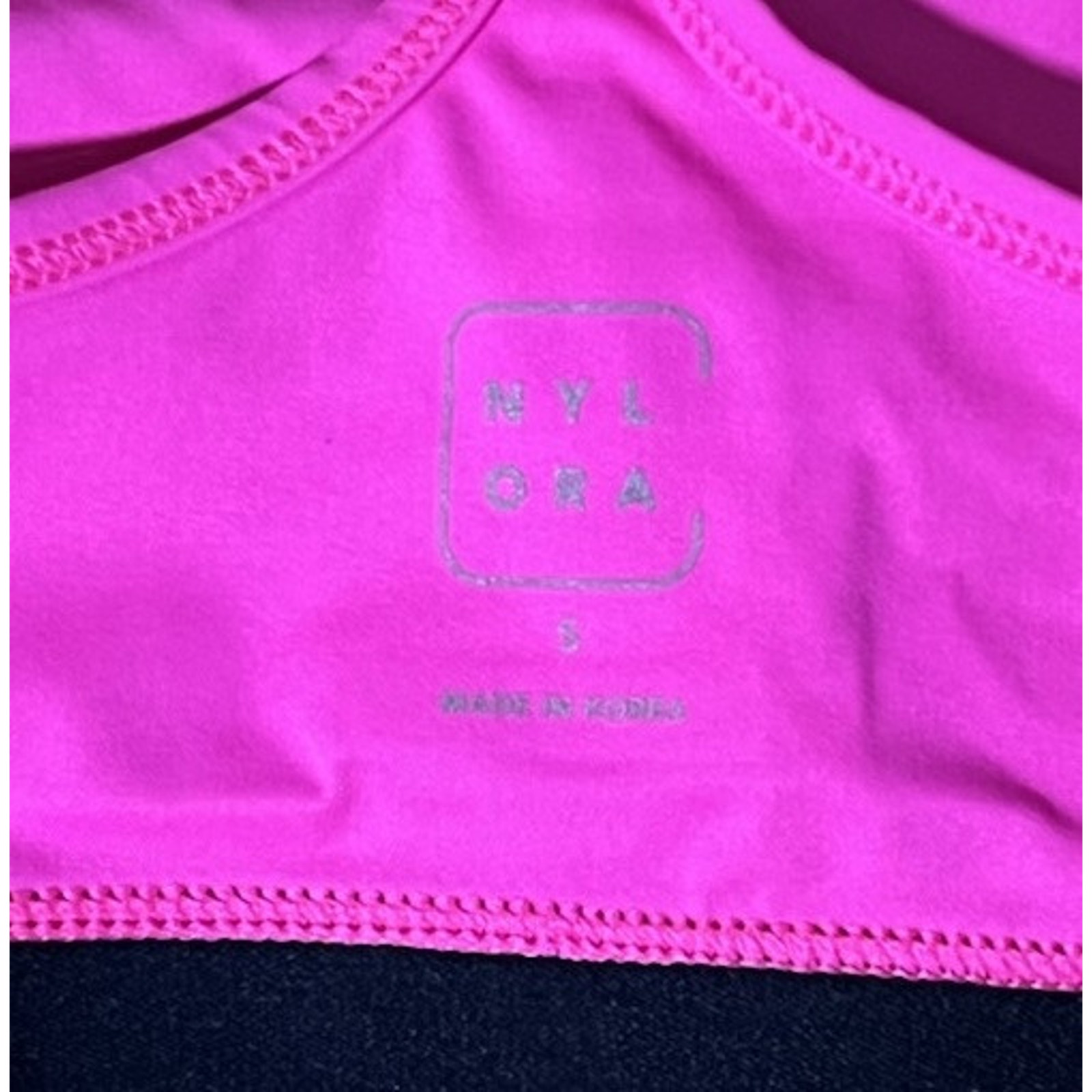 Nylora Women’s Size S Bright Pink Padded Sports Bra - Nwot — image 6 of 8
